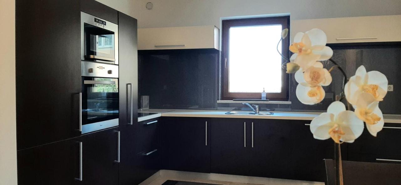 Traumferienwohnung Mit Privatem Pool & Gemuetlicher Grillecke Am Meer, Kroatien, Istrien, Liznjan Bei Medulin - Bester Urlaub An Der Adria, Fuer Paare Bagian luar foto